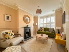 Stylish & Sunny Whitstable Home - Minutes from Sea